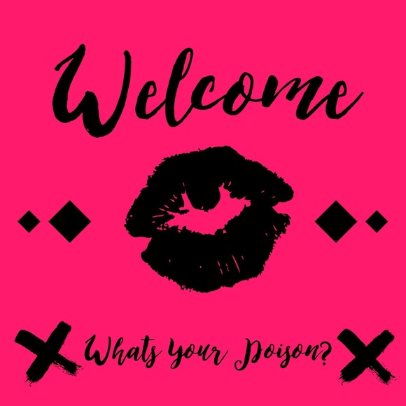 Meet your Posher, Heather 💋 - Picture 2 of 4